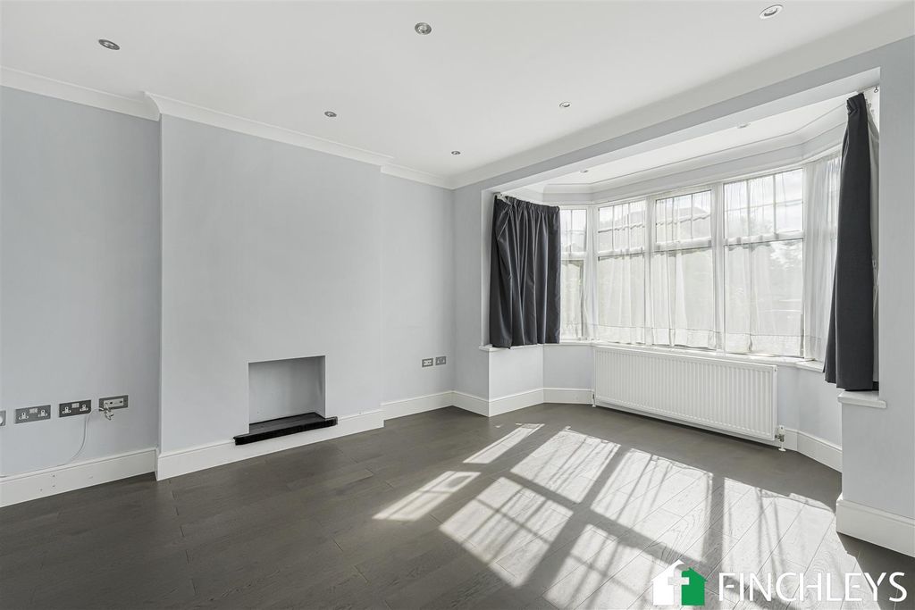 Property photo 3 of 17 32_64396_Watermarked.Jpg