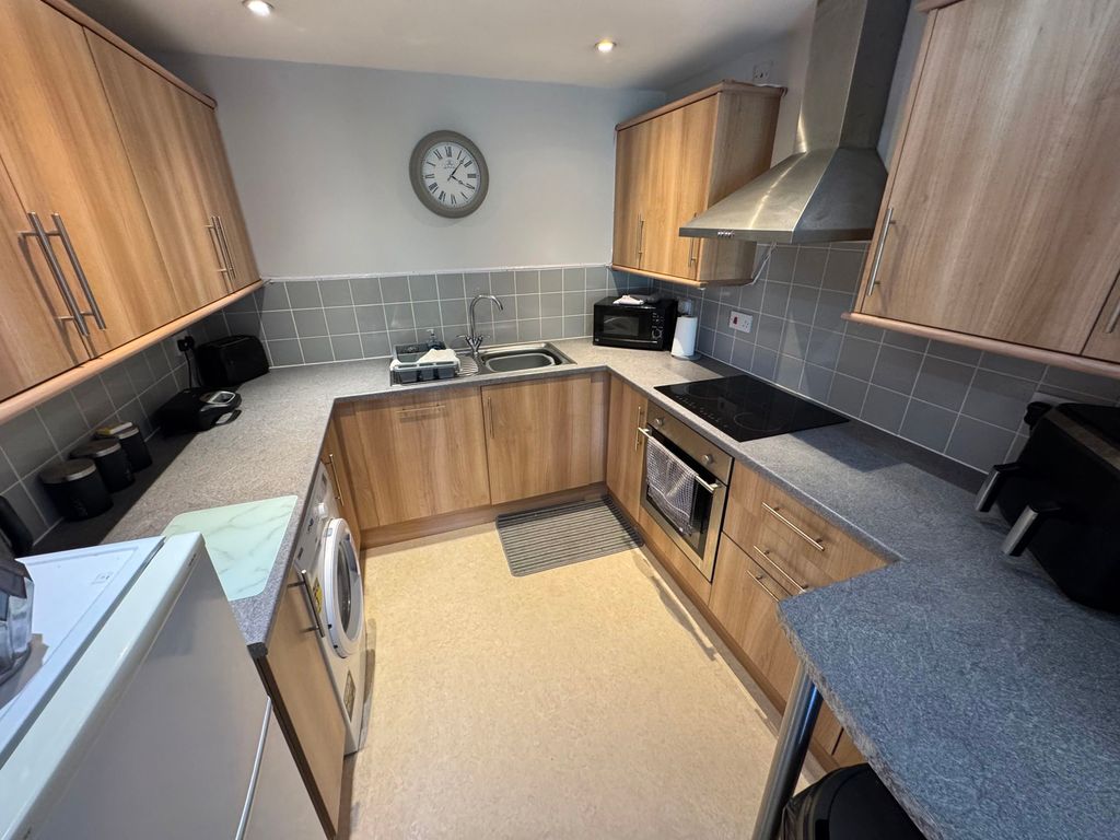Property photo 2 of 7