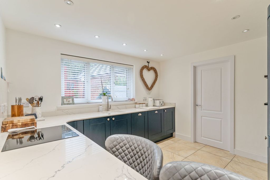 Property photo 3 of 24