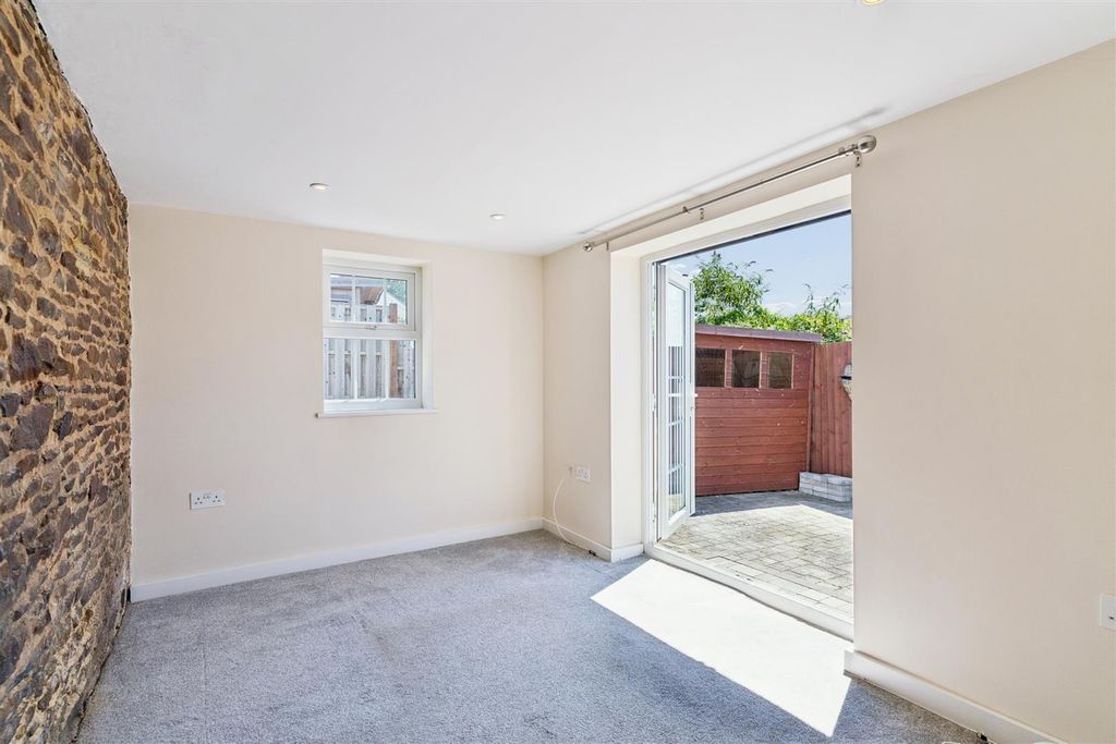 Property photo 3 of 17 Dining Room