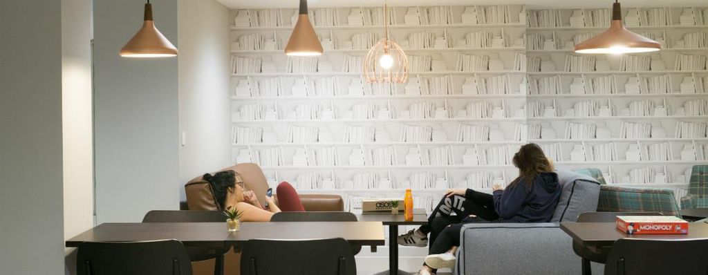 Property photo 3 of 5 Melbourne Lounge.Jpg