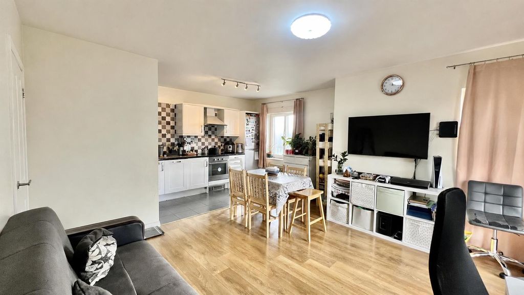 Property photo 3 of 10 Reception Room