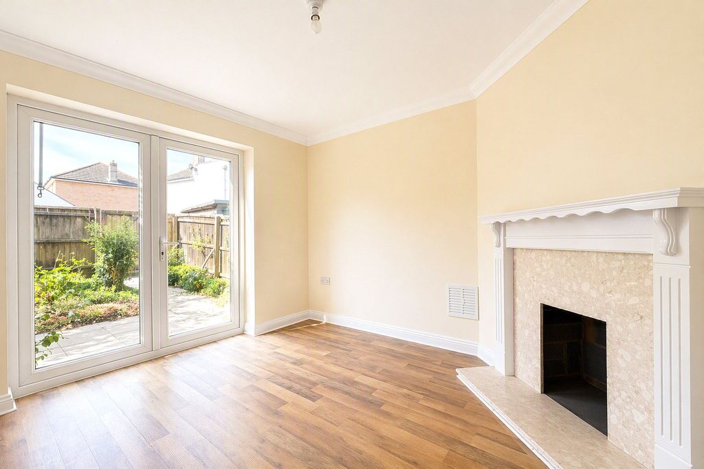 Property photo 3 of 13 Picture No. 17