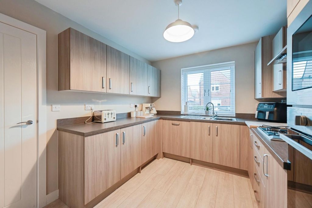 Property photo 3 of 22 74Robinsonway-17.Jpg