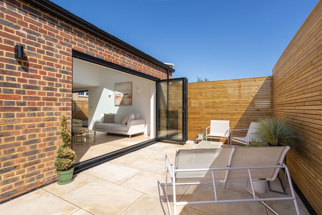 Property photo 3 of 35 4312372