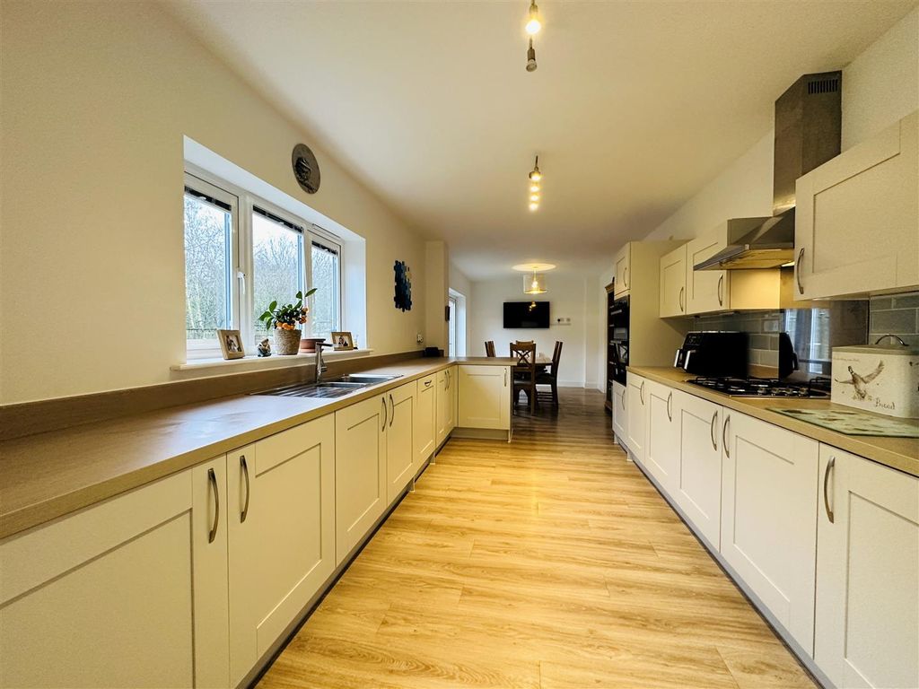 Property photo 2 of 30 Kitchen