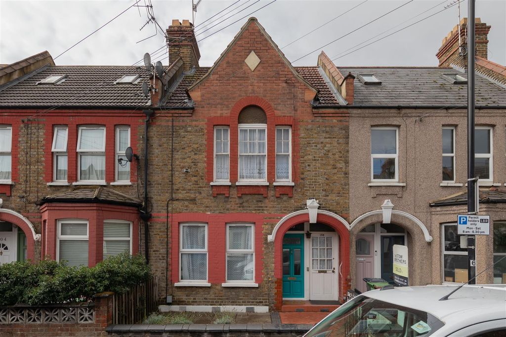 Property photo 1 of 20 Seymour Road, E10