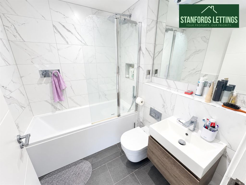 Property photo 2 of 5 Bathroom.Png