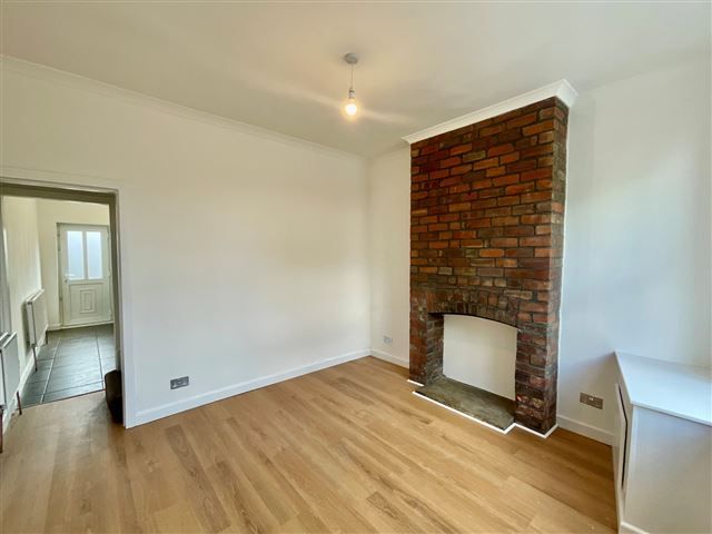 Property photo 3 of 15 Lounge