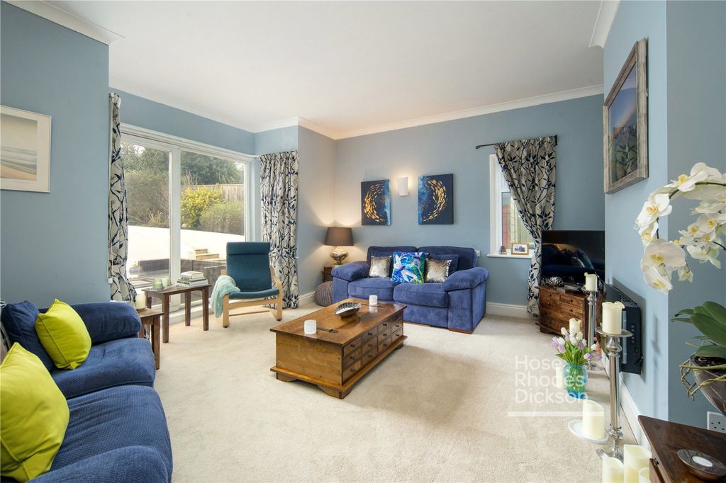 Property photo 3 of 21 Pbox-Img.Jpg