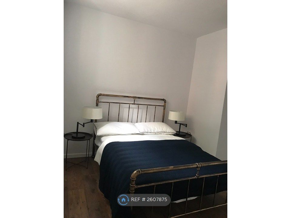Property photo 3 of 10 Bedroom