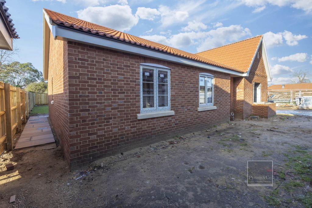 Property photo 2 of 14