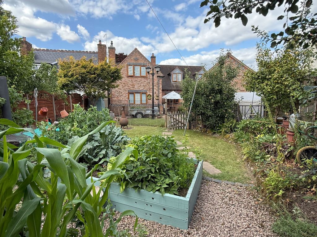 Property photo 2 of 33