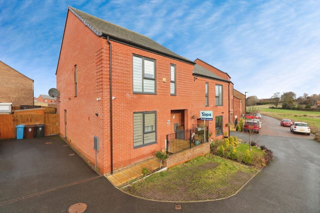 Property photo 1 of 20 Front