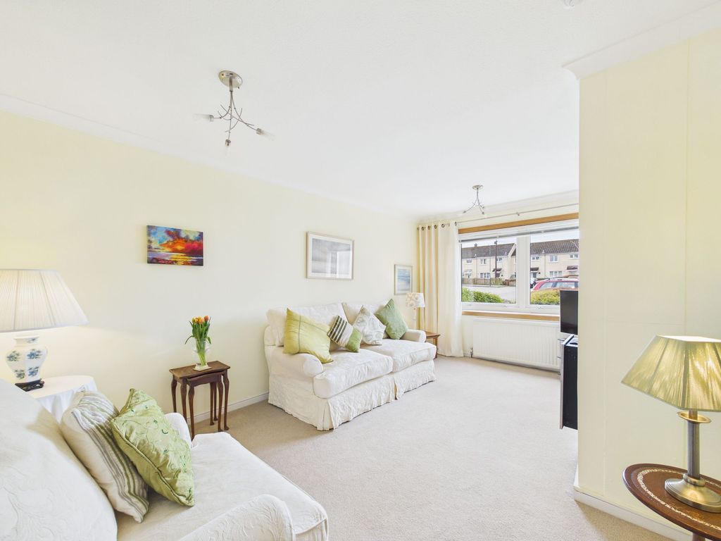 Property photo 2 of 12 Lounge