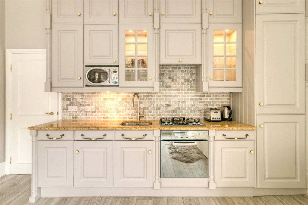 Property photo 2 of 8 Kitchen