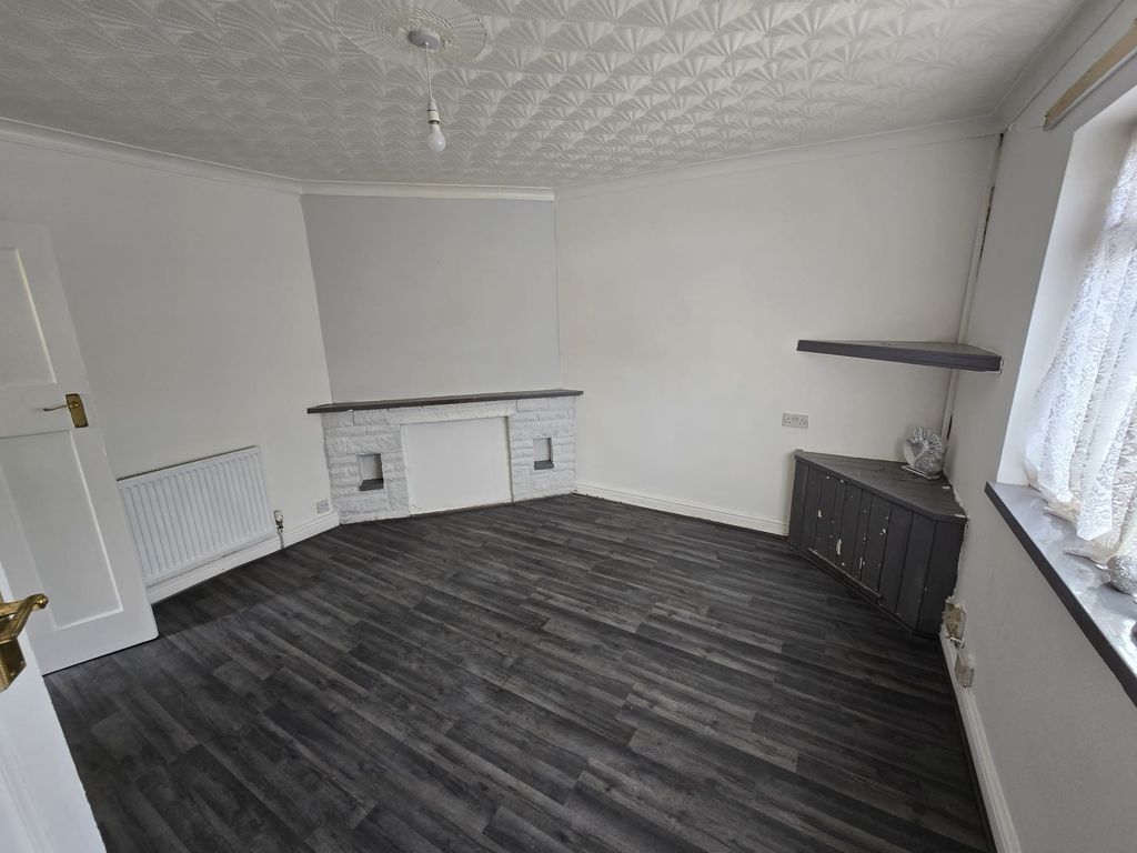 Property photo 2 of 7 Lounge