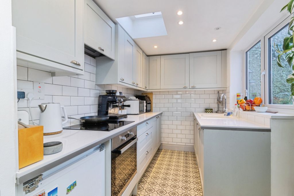 Property photo 2 of 22 Kitchen