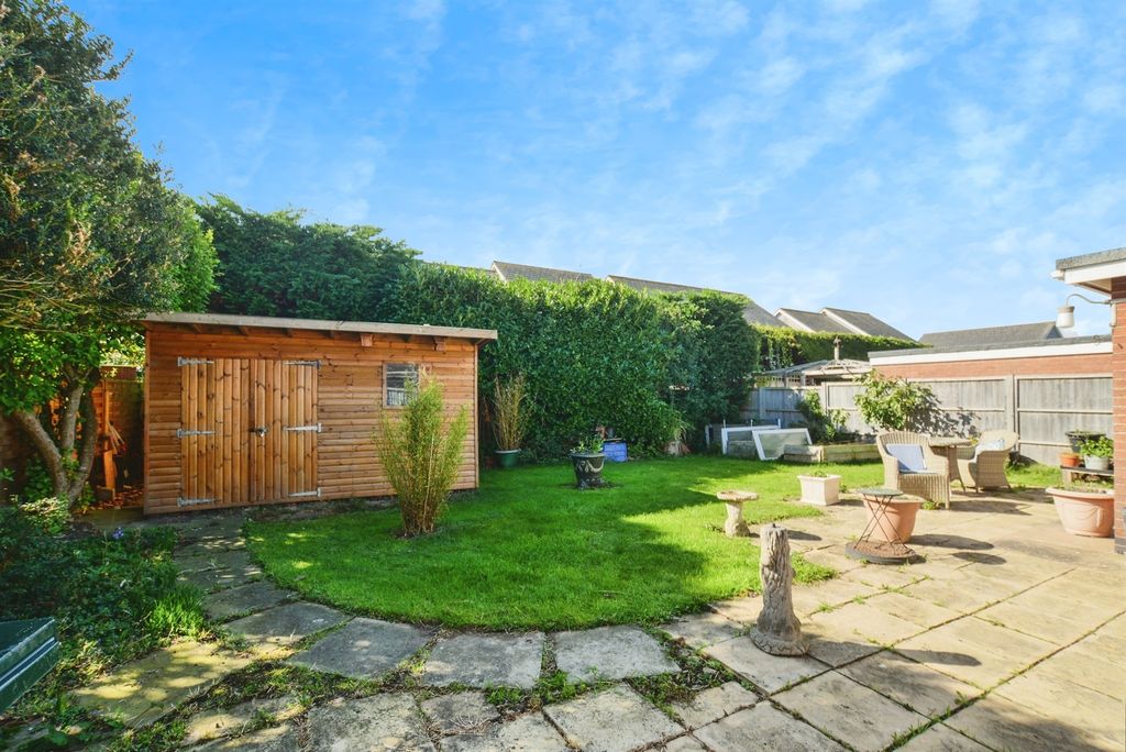 Property photo 2 of 17