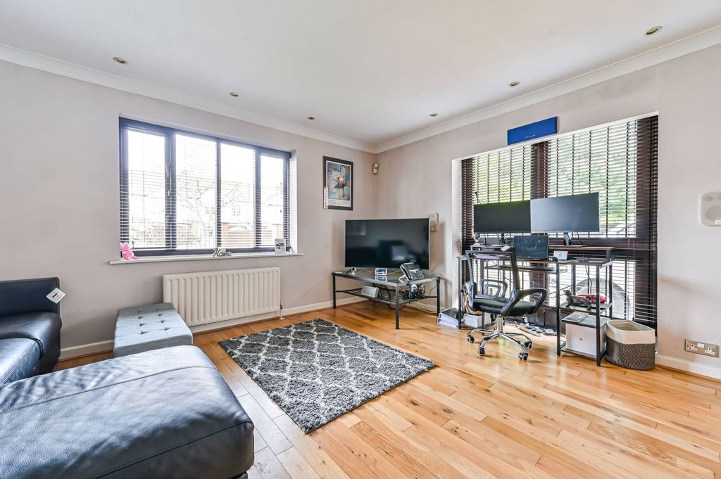 Property photo 2 of 13