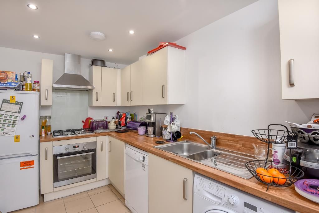 Property photo 2 of 10 Kitchen