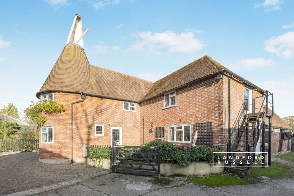 Property photo 1 of 10 External