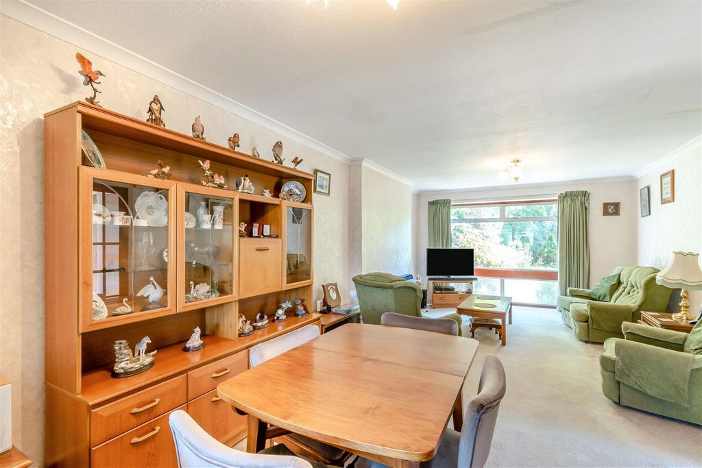 Property photo 2 of 20 8701766-Interior04.Jpg