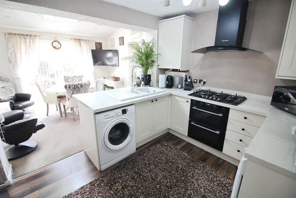 Property photo 2 of 16 Kitchen