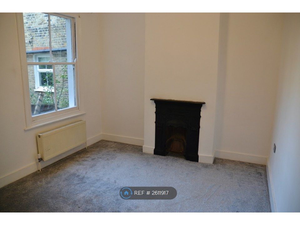 Property photo 3 of 11 Bedroom 2