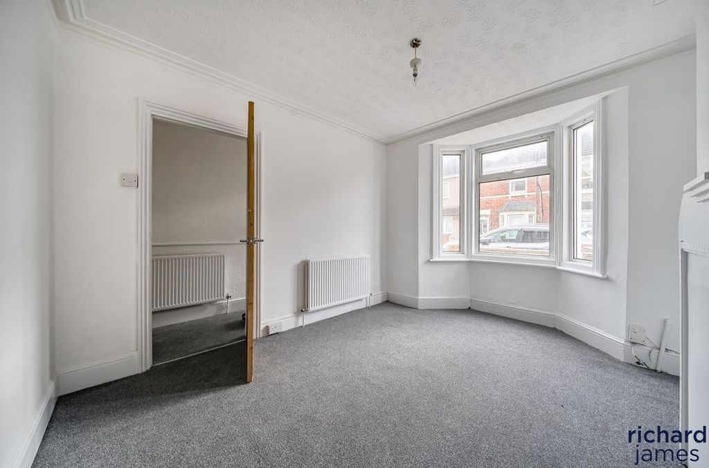 Property photo 2 of 11 Ea7925Ad7Eb34De99Ab0Effa8Fb15E90