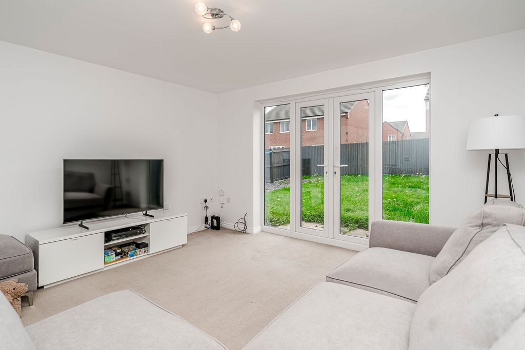 Property photo 2 of 37