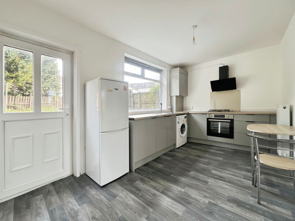 Property photo 3 of 13 Kitchen