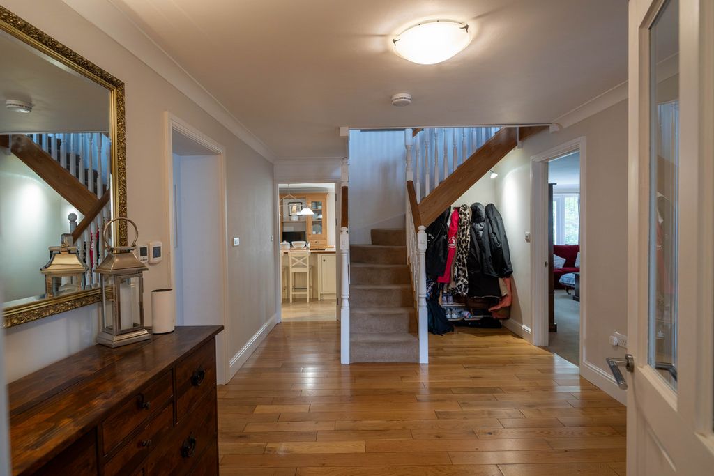 Additional image 6 of 5 bed detached house for saleThree Bridges Road, Crawley RH10