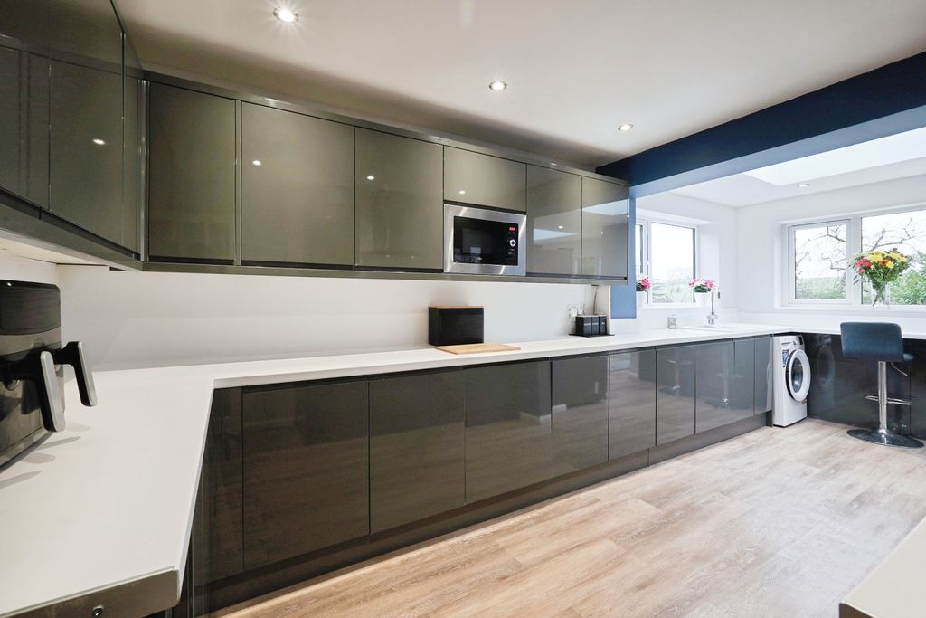 Property photo 2 of 23 Kitchen