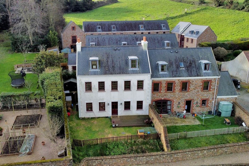 Property photo 2 of 4