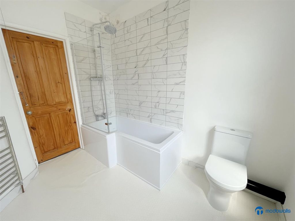 Property photo 3 of 22 4Wrexhamrd(3).Jpg