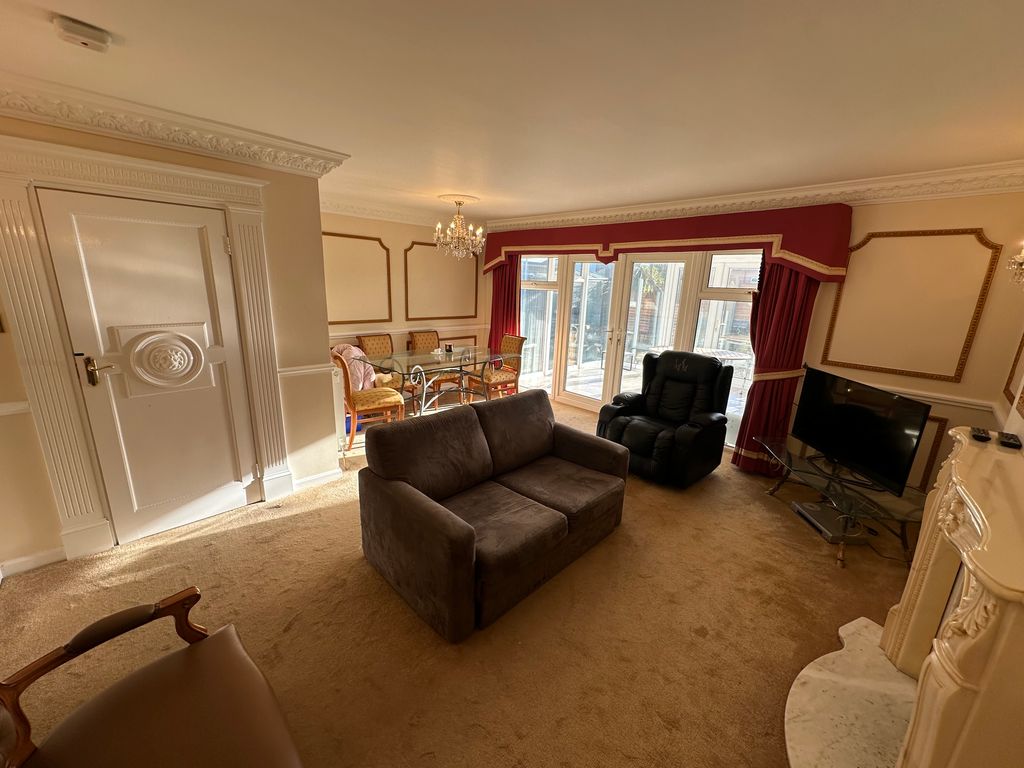 Property photo 3 of 9 Living Room