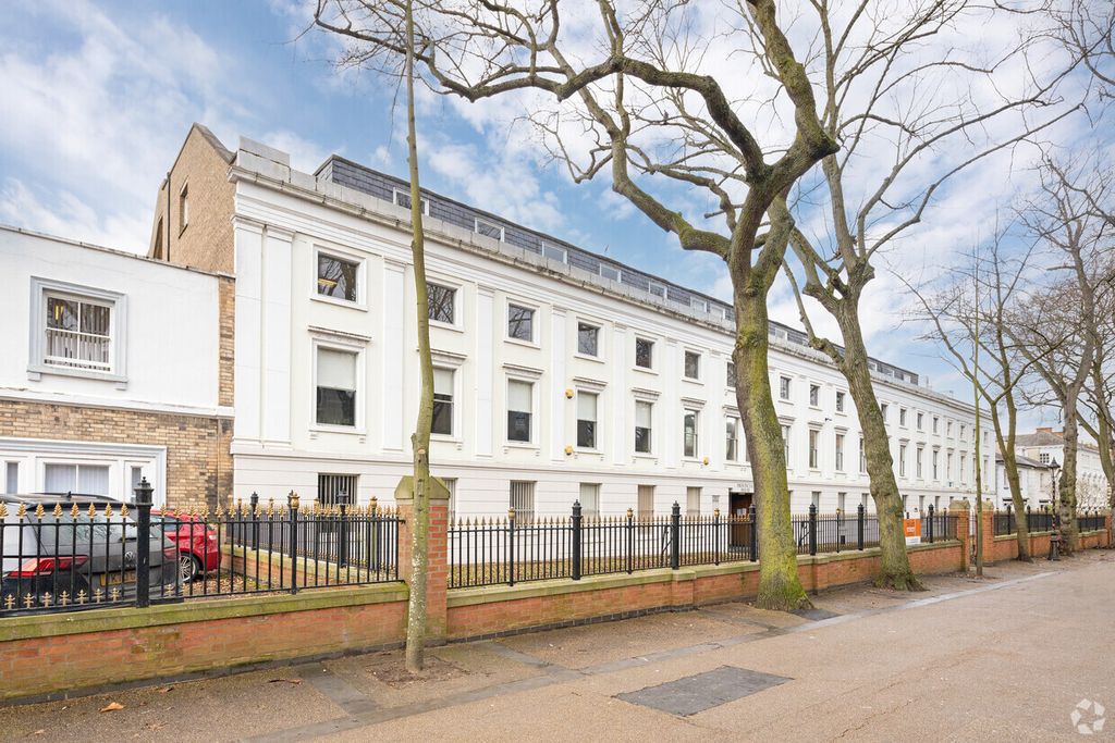 Property photo 2 of 10