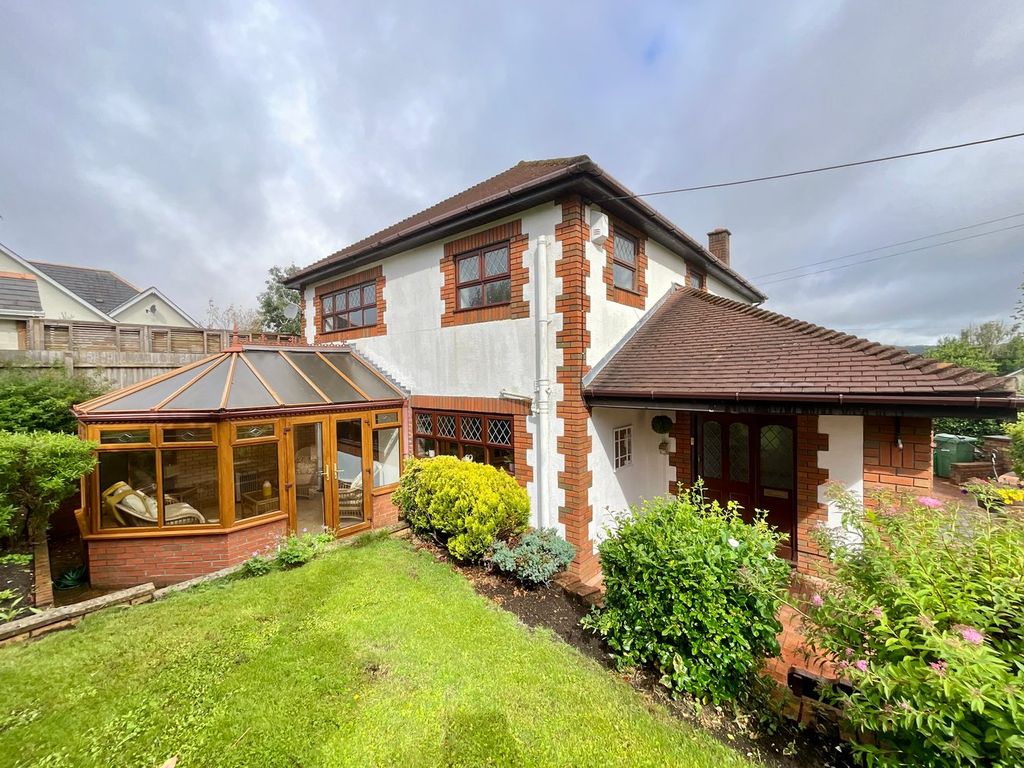 Property photo 1 of 27