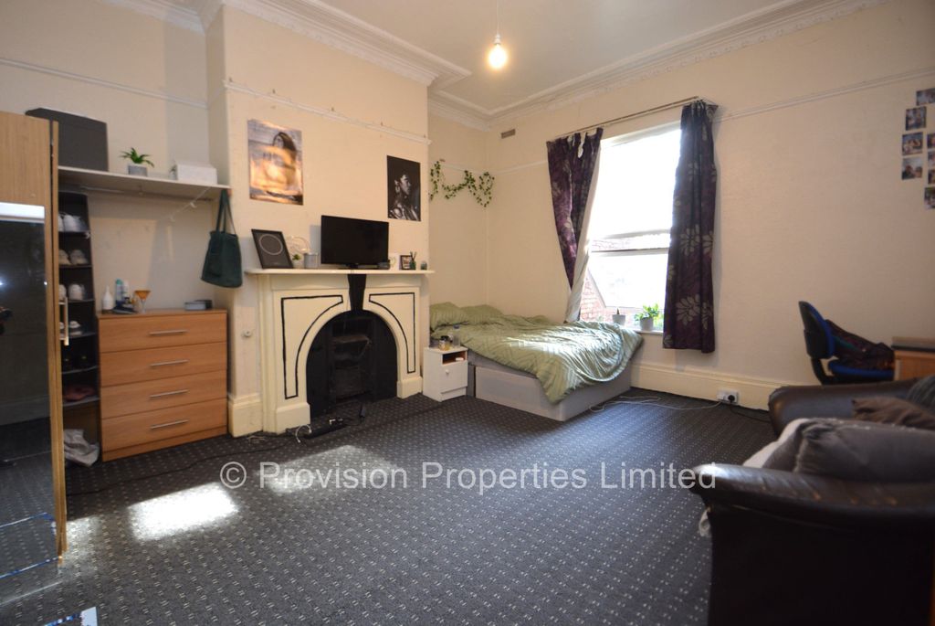 Property photo 3 of 13 Photo