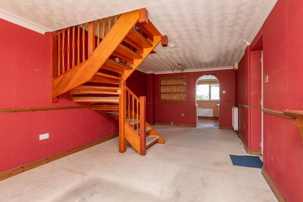 Property photo 3 of 11