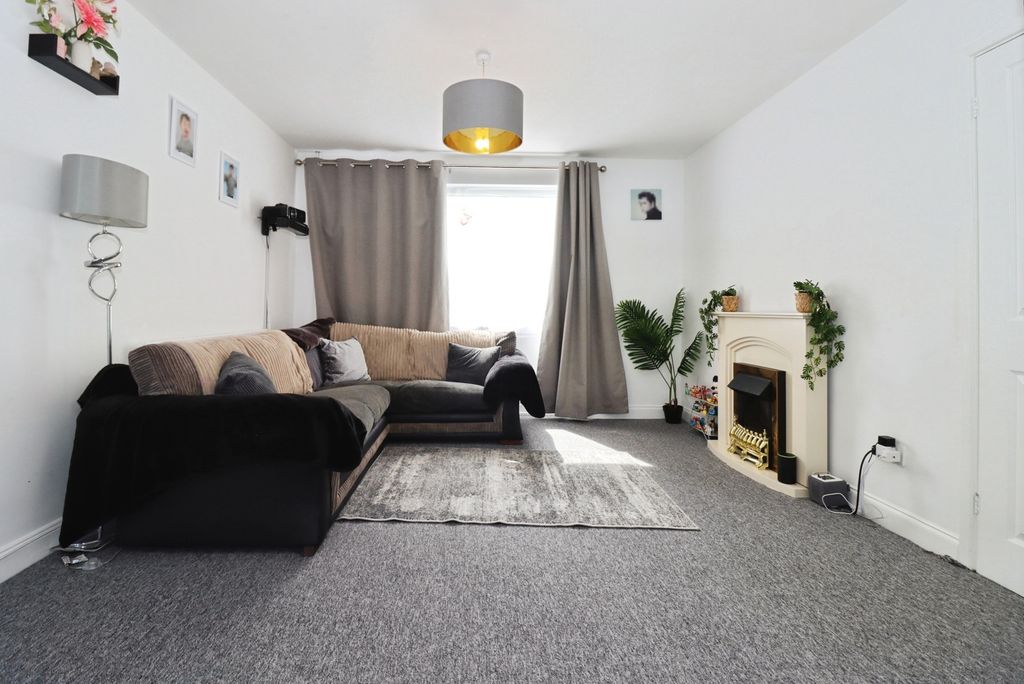 Property photo 2 of 16 Pbox-Img.Jpg