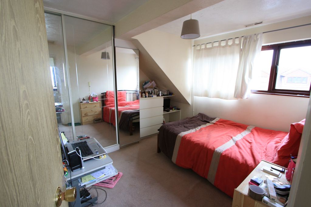 Property photo 3 of 6