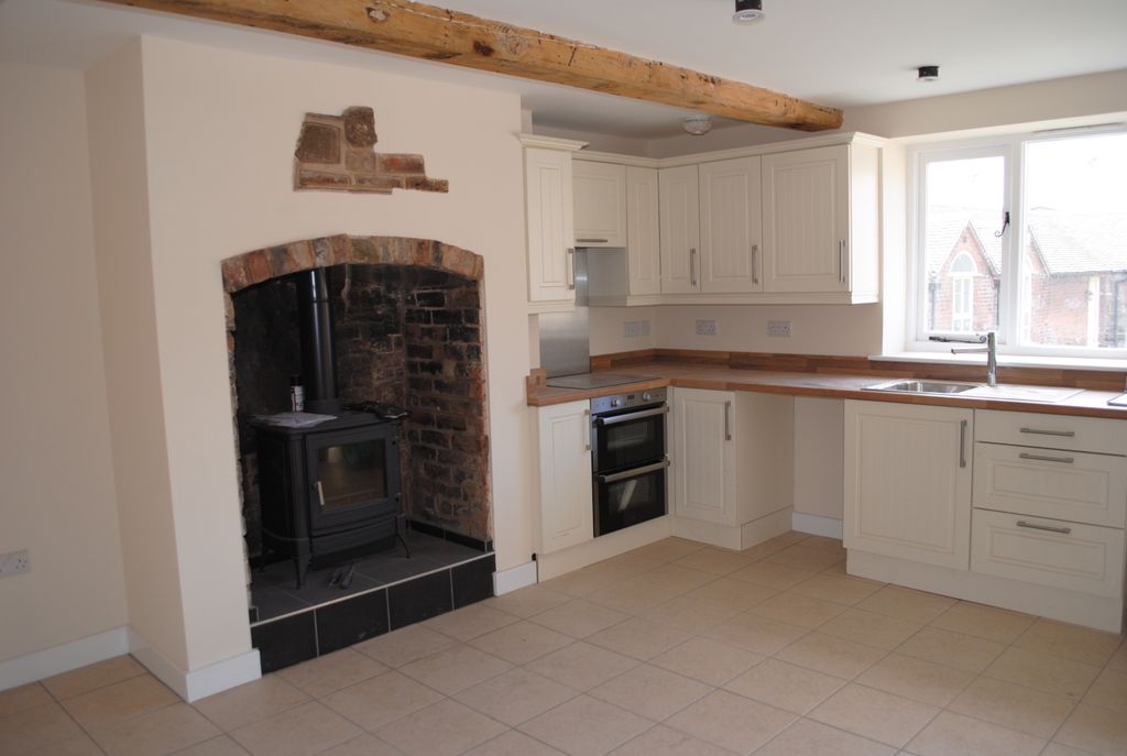Property photo 2 of 18
