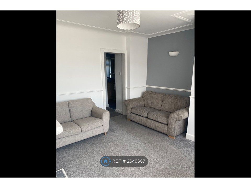 Property photo 1 of 10 Large Lounge