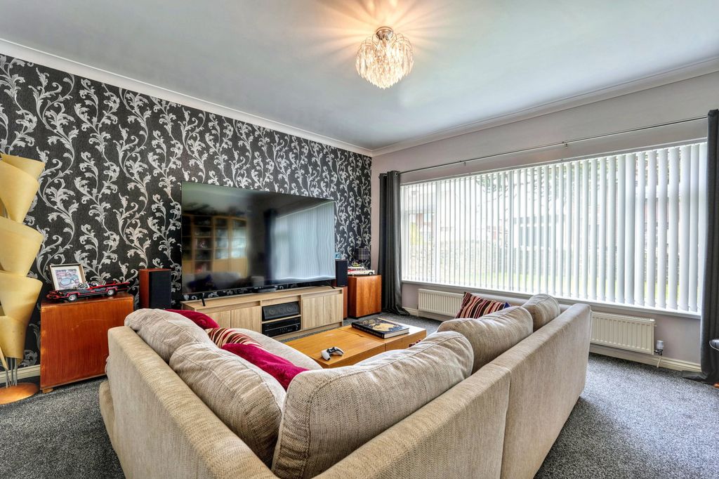 Property photo 3 of 28