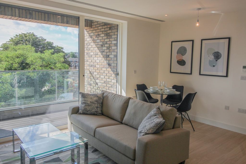 Property photo 1 of 4 Living Room