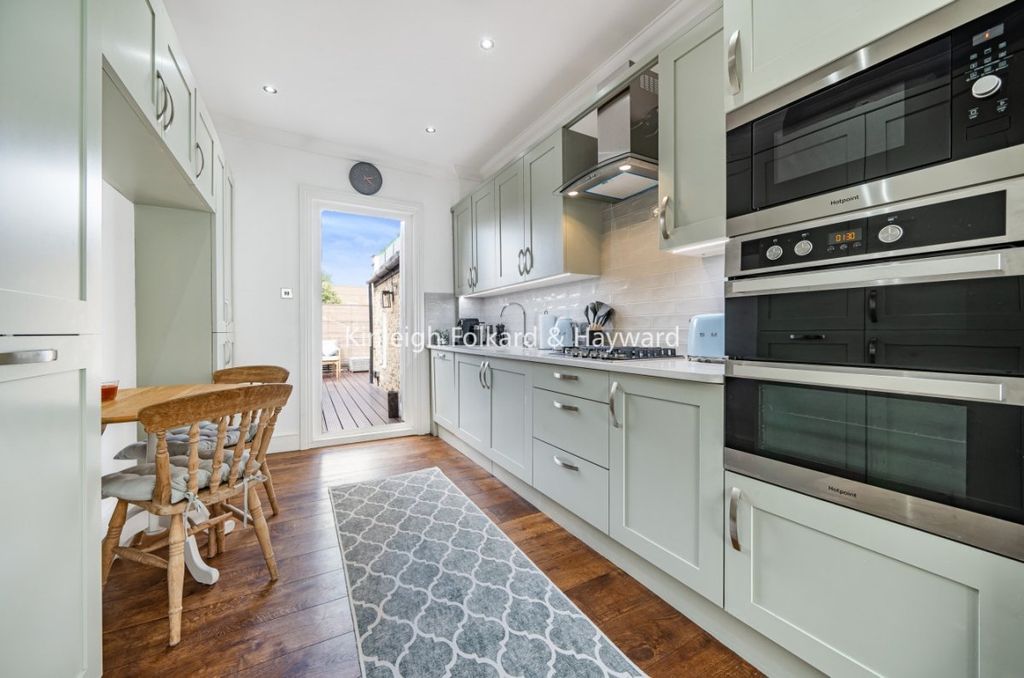 Property photo 2 of 12 Kitchen