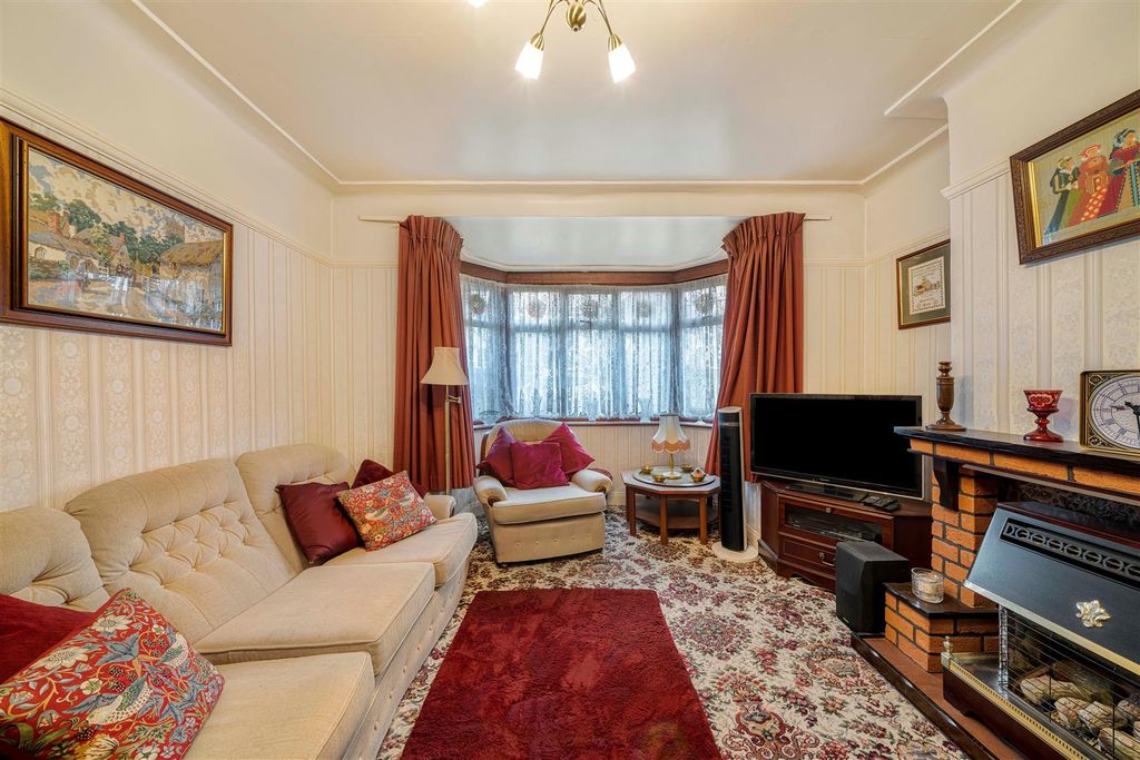 Property photo 2 of 19