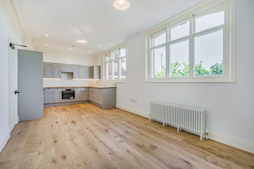 Property photo 2 of 11 Kitchen/Breakfast Room
